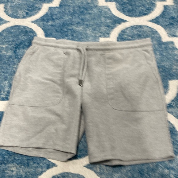 Top Man athletic shorts in medium. Light gray - Picture 1 of 5